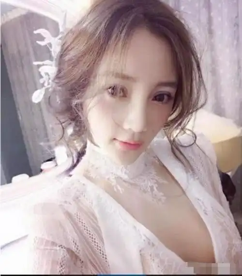 李小璐洗白夜宿门后pgone欲要复出微博晒出新歌