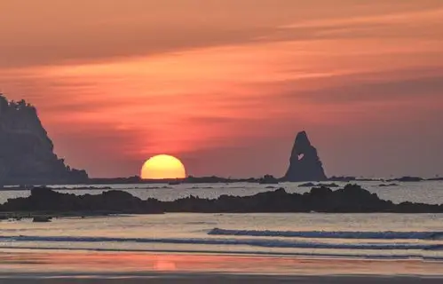 东方红,太阳升～2021.02.08—09～拍自石老人海边