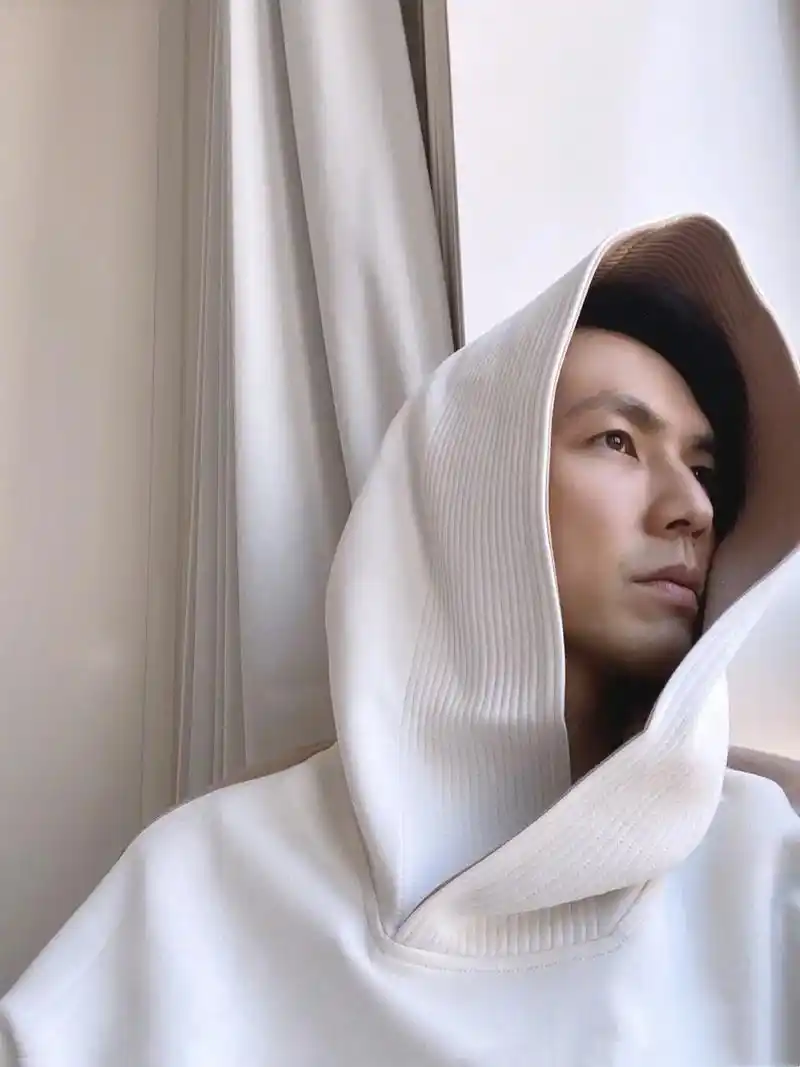 钟汉良#电影宿敌#倾城亦清欢#完美侧脸杀!全世界最好的你! - 抖音