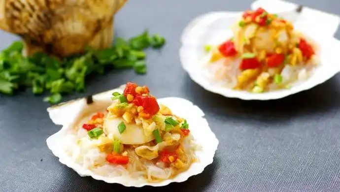 蒜蓉粉丝蒸扇贝怎么做_蒜蓉粉丝蒸扇贝的做法_nicole_豆果美食