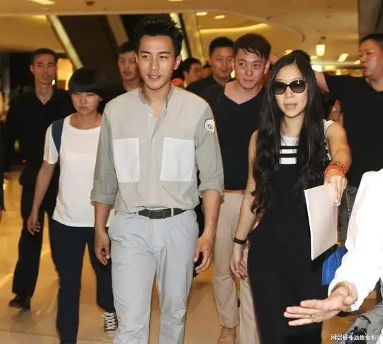 随后与杨幂解除了婚约,而今刘恺威也已经有了新恋情,对象是安徽卫视的