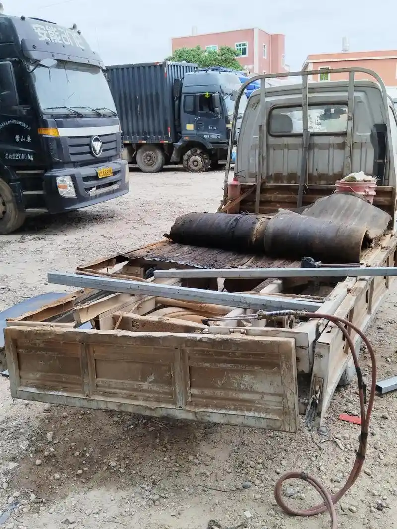 小货车🚚车箱修复焊