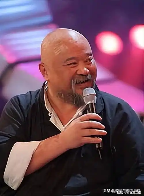 演员李琦不顾医生劝阻每天2包烟顿顿8两白酒今身体状况如何