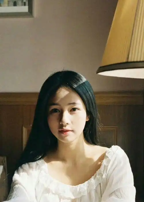 还记得多年前认识她,那个时候还是白梦妍