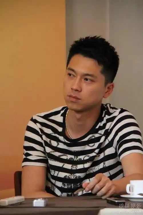 王雷点击查看源网页