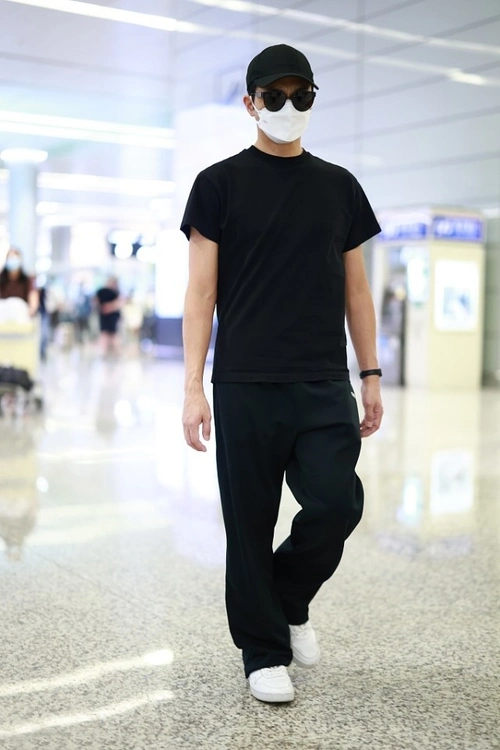 减龄≠穿和自己格格不入的衣服,张智霖的穿衣日常学习下