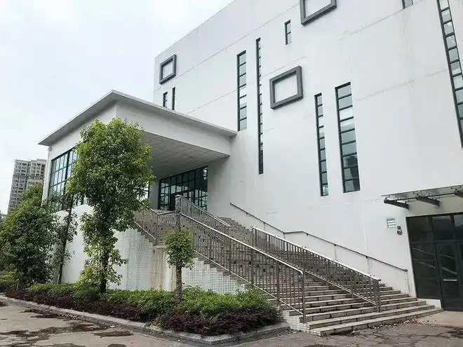 石室天府附小学区能和泡小天府抗衡吗