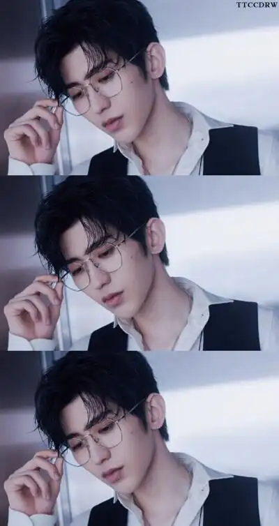 蔡徐坤宫格壁纸