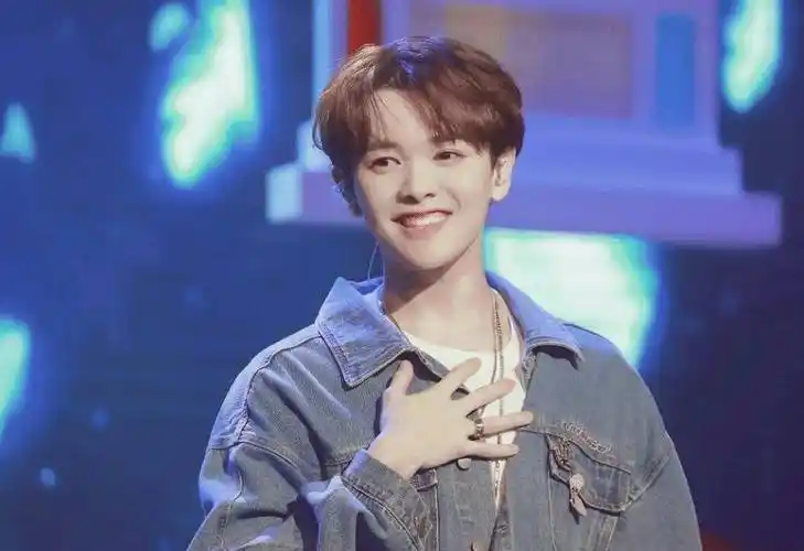 尤长靖身上有很多闪光点,开朗活泼,音色特别,长相可爱_微博_什么_因为