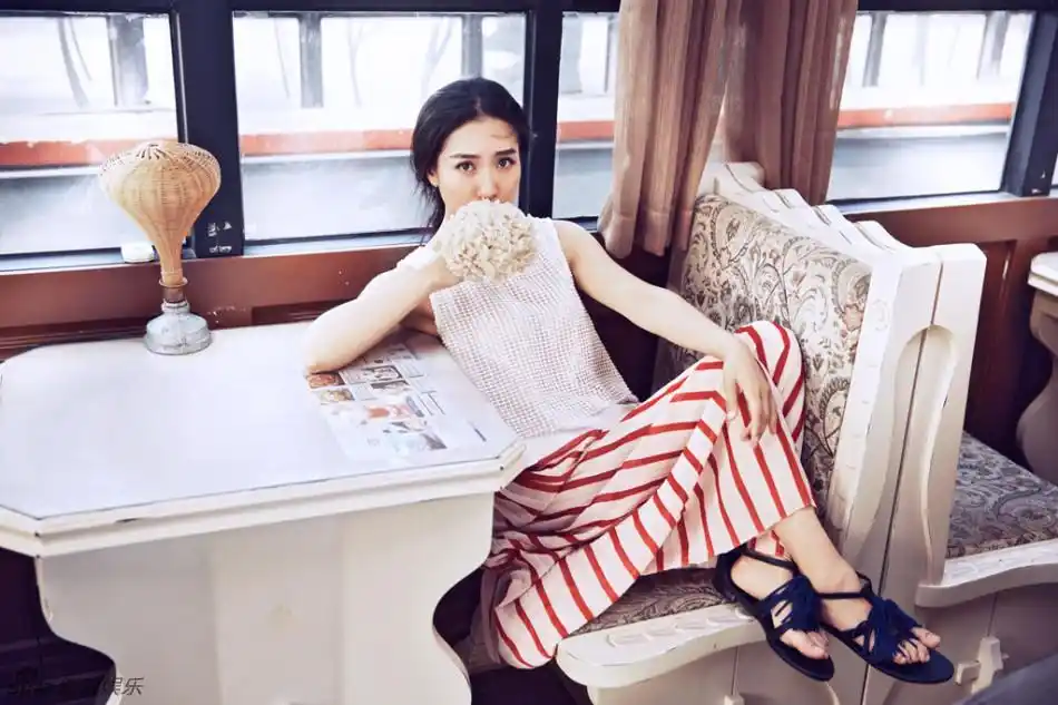 组图:陶昕然婚后首曝写真 慵懒文艺女人味十足_高清图集_新浪网