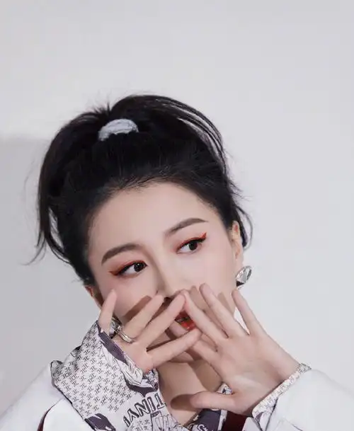 李嘉格图片李嘉格时尚性感写真图片