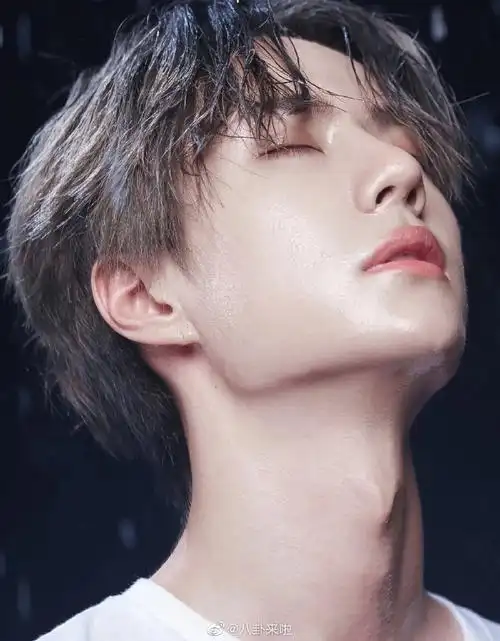 王一博喉结好苏##王一博这就是街舞5