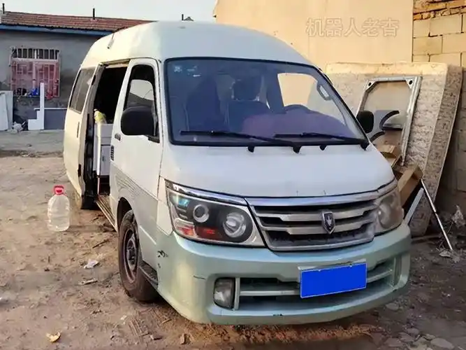 外观朴素露营车,金杯海狮改装床车旅行,牛人设计b型房车自驾游