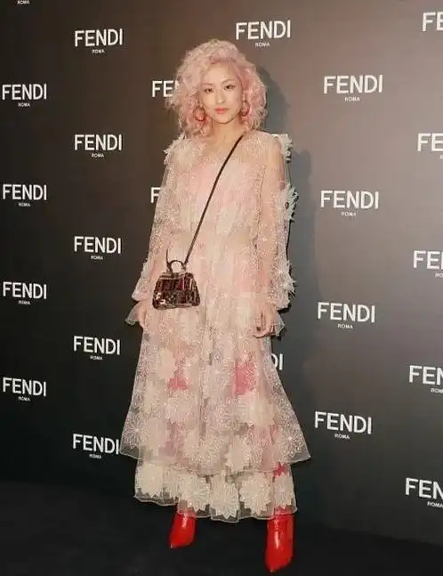 陈奕迅老婆徐濠萦在穿衣上一直随心所欲.