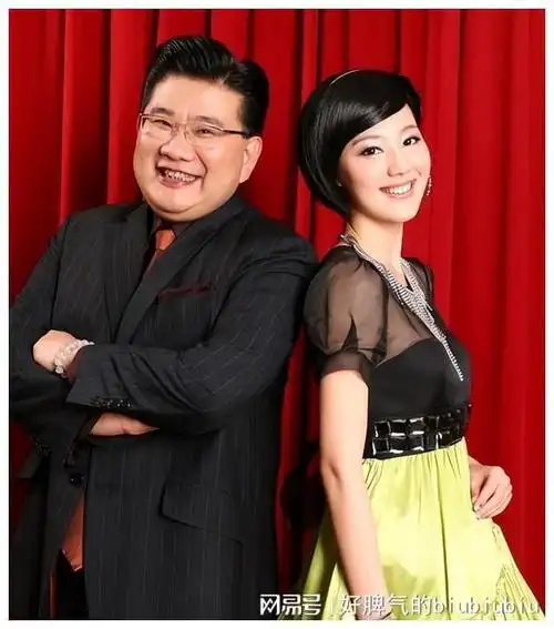 王冠:著名主持人,曾是李咏,曹可凡搭档