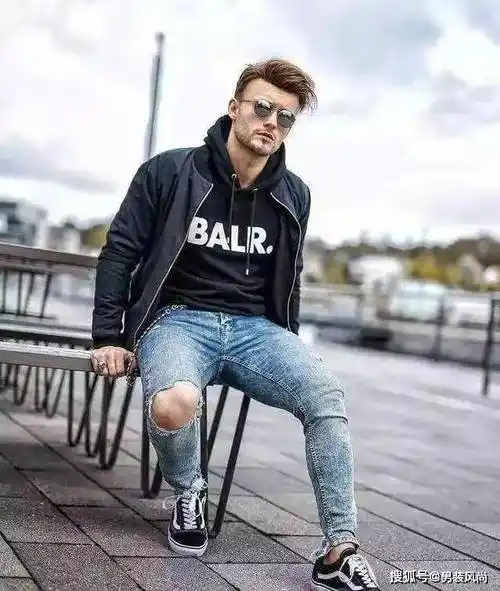 春季男士如何将皮衣夹克搭配得时尚潮流又不失硬汉男人味