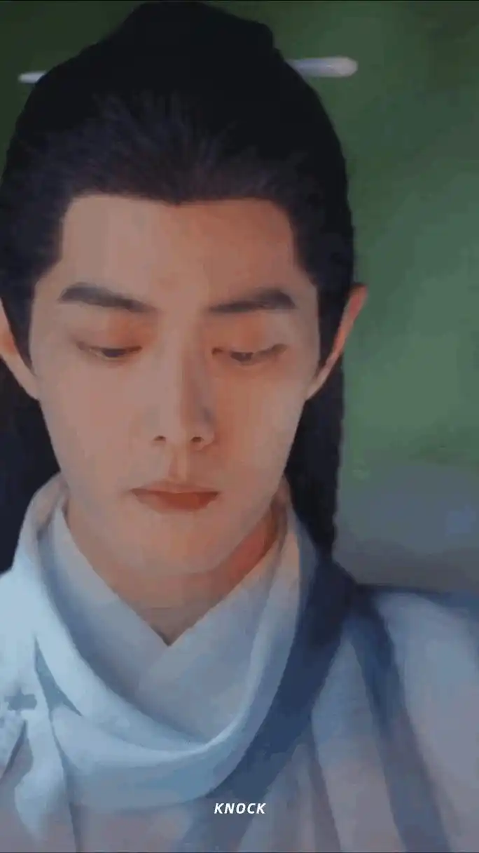 肖战是用嘴唇亲上去咬了一口的,肖战吃个鱼都这么好看.