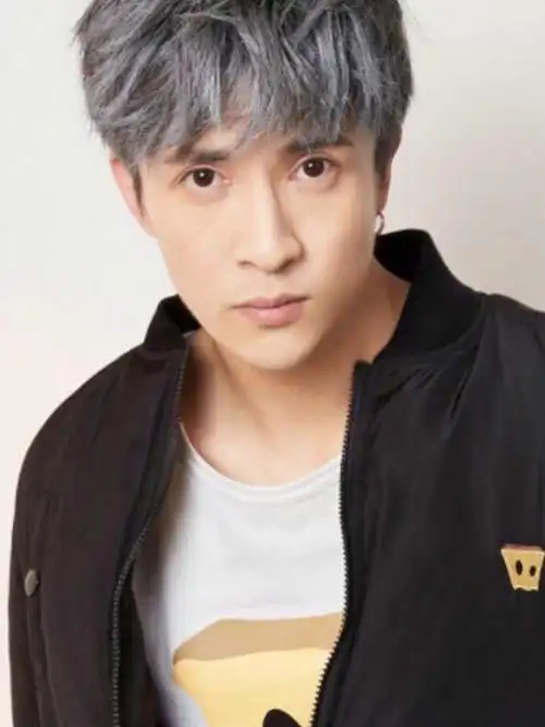 我的爱豆薛之谦变形记# 薛之谦想必大家都不陌生吧,_圈子-新氧美容