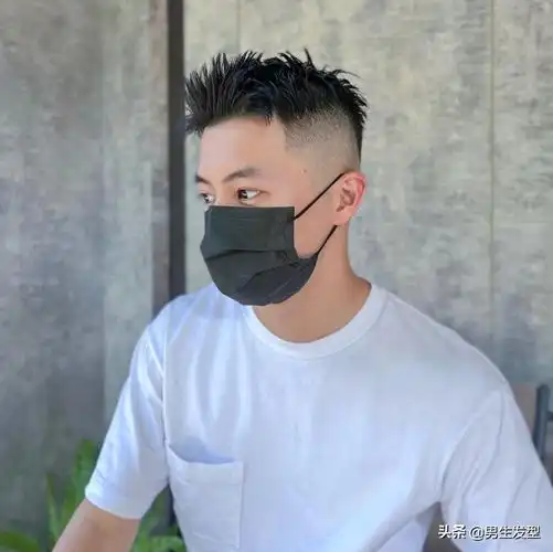 圆脸男生适合的发型(圆脸的男士留什么发型最好看)_酷知识