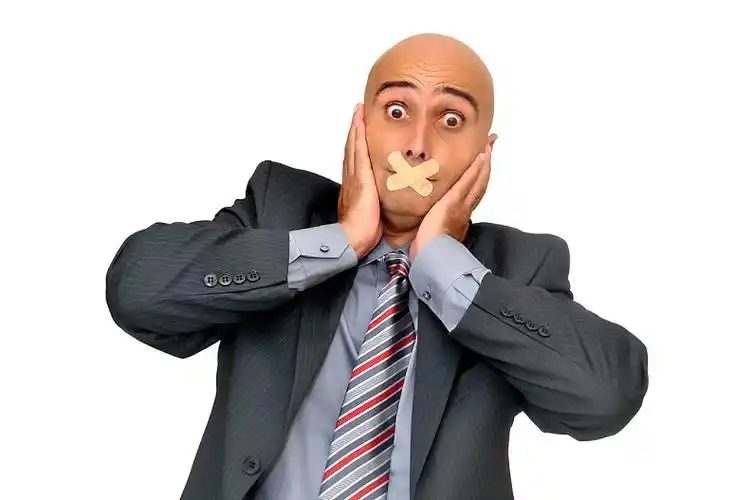 帮助_悲伤_商务人士_创可贴_嘴_隔绝_白色_图片大全—全景创意图库