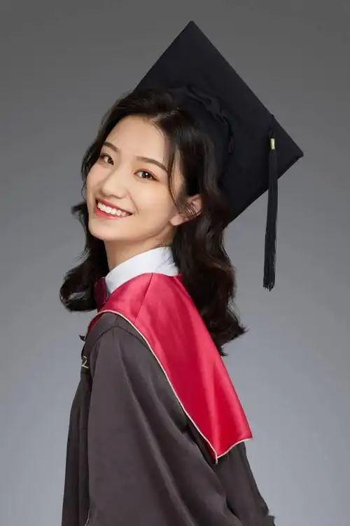 这是我见过最惊艳的学士服,不信你不服!_姐姐