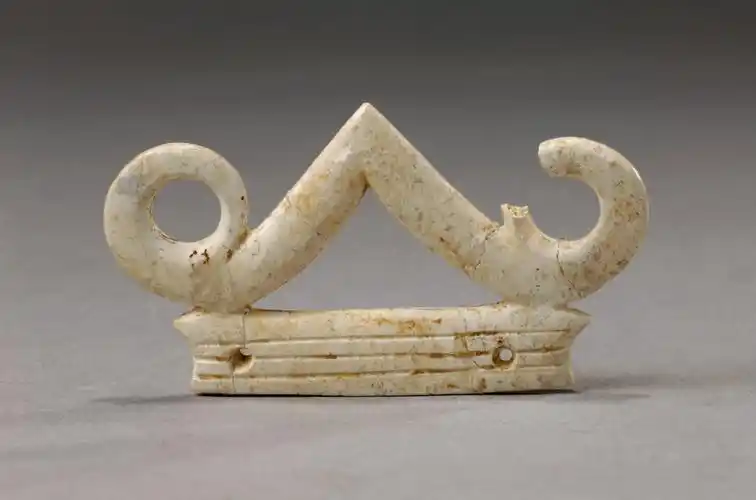 凌家滩遗址先后经过14次考古发掘,总发掘面积约6280平方米,出土文物