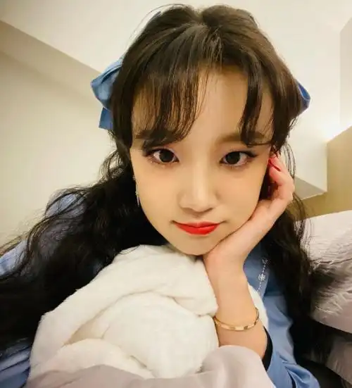 宋雨琦晒素颜自拍照,脱离高清美颜与滤镜,这颜值是认真的?