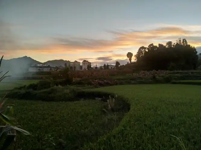 乡村的晚霞漂亮