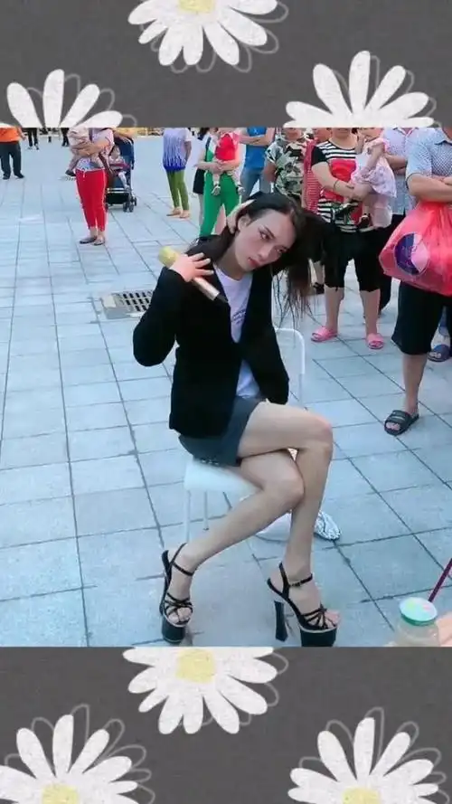 女装大佬穿西装和高跟鞋这造型太妖孽了男人穿着舒服吗