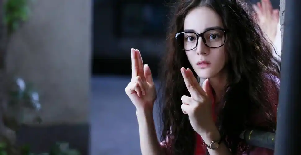 如何评价迪丽热巴漂亮的李慧珍演技