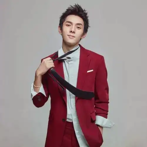 淘宝口红一哥李佳琦入驻抖音,60天吸粉1400万,秘诀竟然是_直播