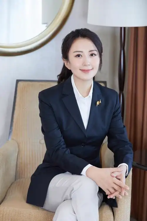 杨童舒低调公益路再获肯定阳光爱心大使助力希望