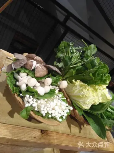 骉骉老火锅(汉街店)蔬菜拼盘图片 - 第1张