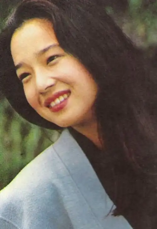 但在《阿信的故事》里,田中裕子用自己娴熟的演技征服了所有观众,她也