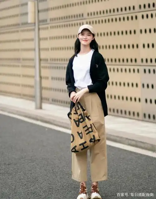 简约日系风穿搭示范,减龄又有气质感,很适合30 轻熟女生