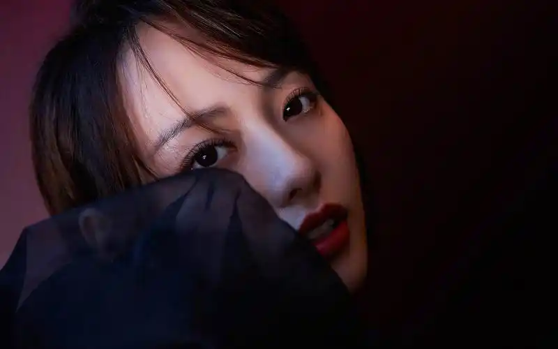 张嘉倪性感优雅写真桌面壁纸