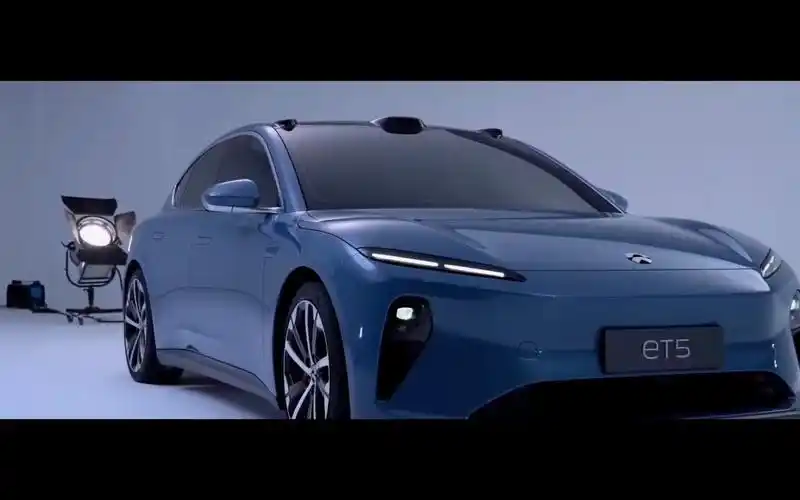 2022款蔚来et5纯电动车外观欣赏,这外观你会考虑一下吗?