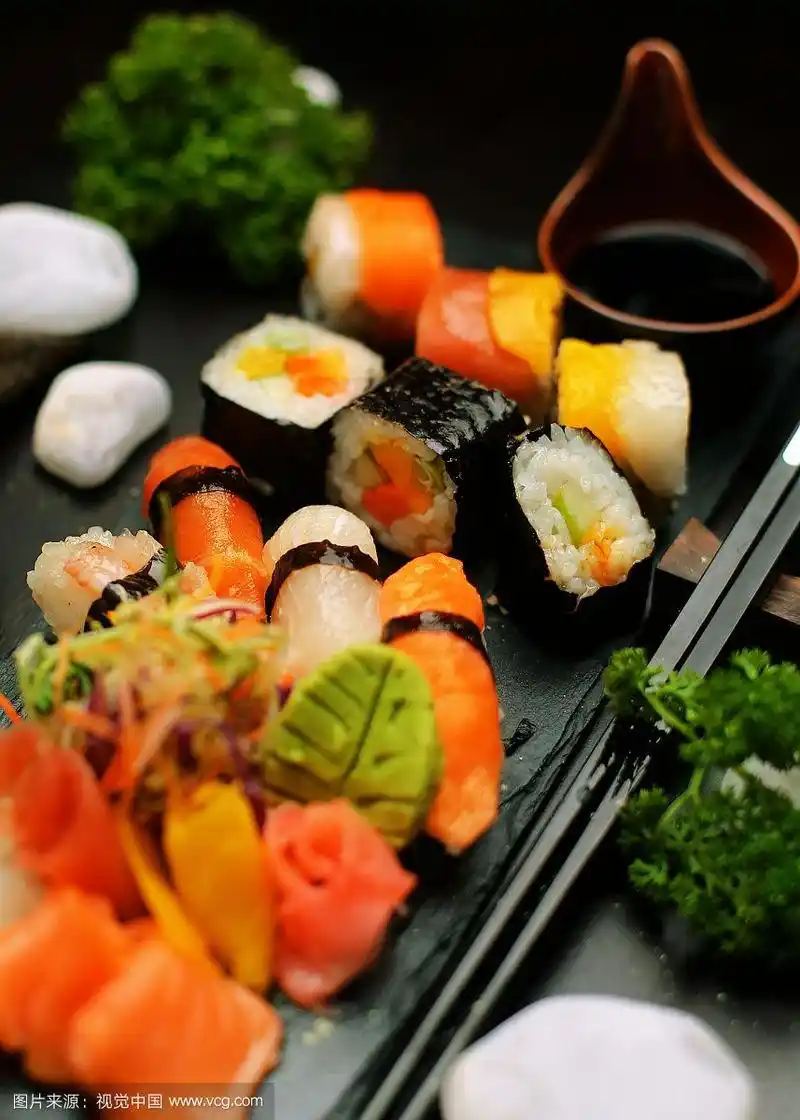 寿司的食物照片