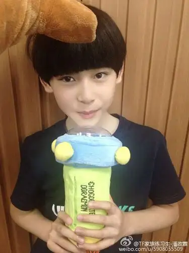 潘政霖赞评论更多