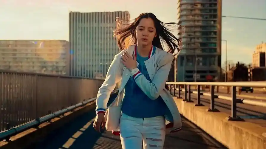 《机器之血》精彩片段,成龙为救欧阳娜娜,对抗恶势力