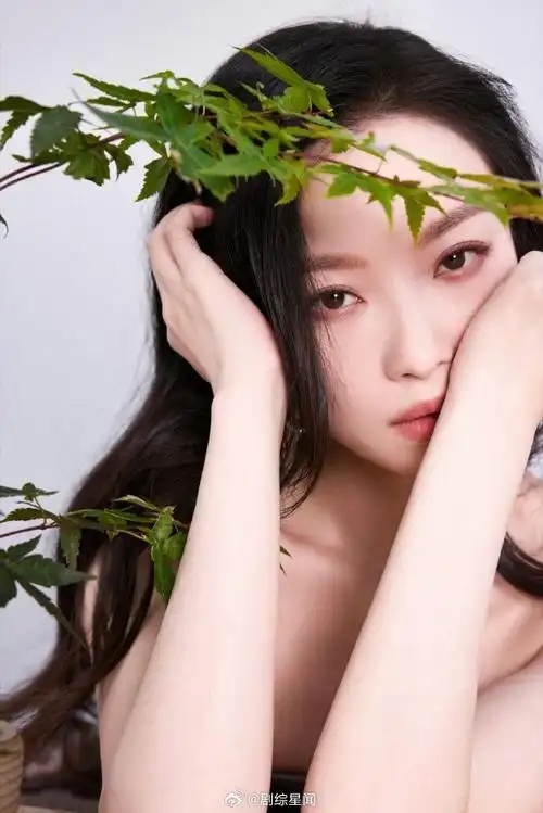 美的真的好超过啊 优雅又有气质 真的别太贵气了吧 一整个气场全开