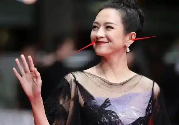 章子怡脸显老瘦脱相!杨幂靠身材博眼球!