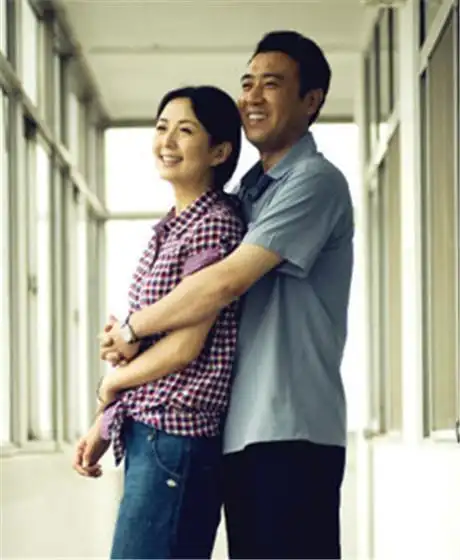 年近50岁的于和伟结婚28年零绯闻妻子是大家熟知的她