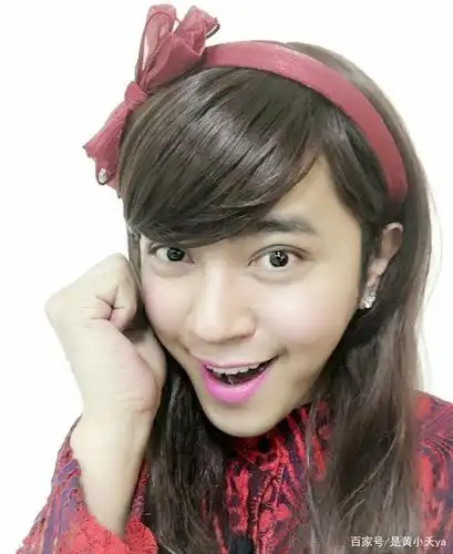 男明星女装反串,王源清丽脱俗,朱正廷美艳,李易峰必须拥有姓名