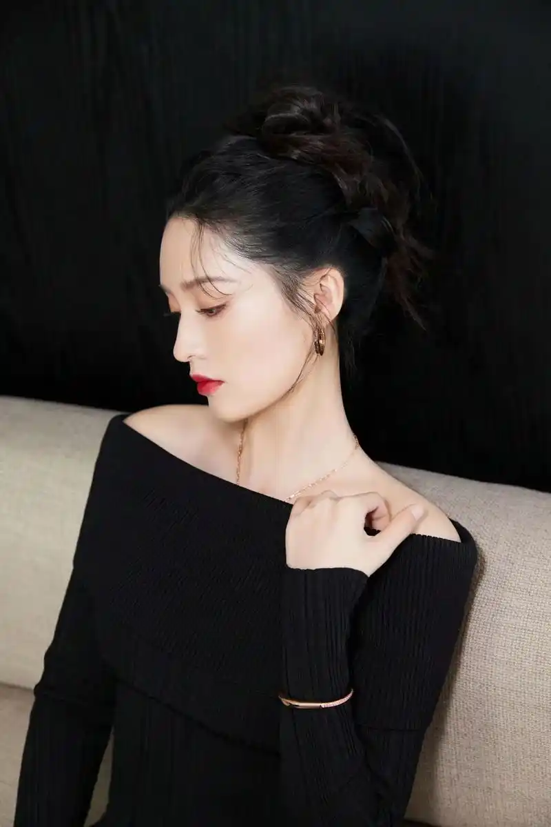 9.27#李沁 #笑容最治愈的女孩 #黑色系 #生日快乐 - 抖音