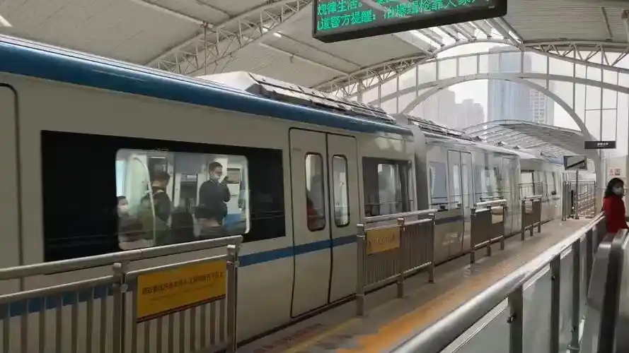 武汉地铁1号线出站(1)