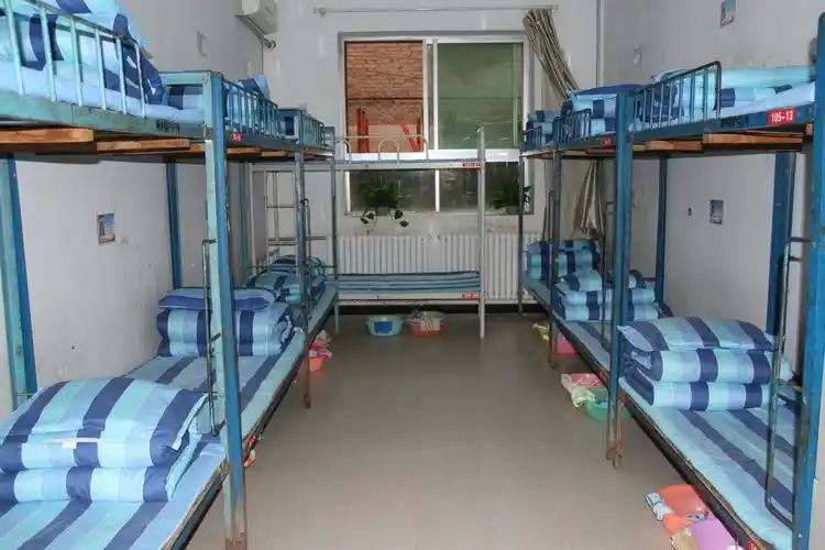 温馨宿舍我的家――实验初中宿舍管理篇章