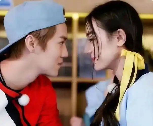 金世佳劈腿李沁王鹤棣挤走易烊千玺迪丽热巴和鹿晗在一