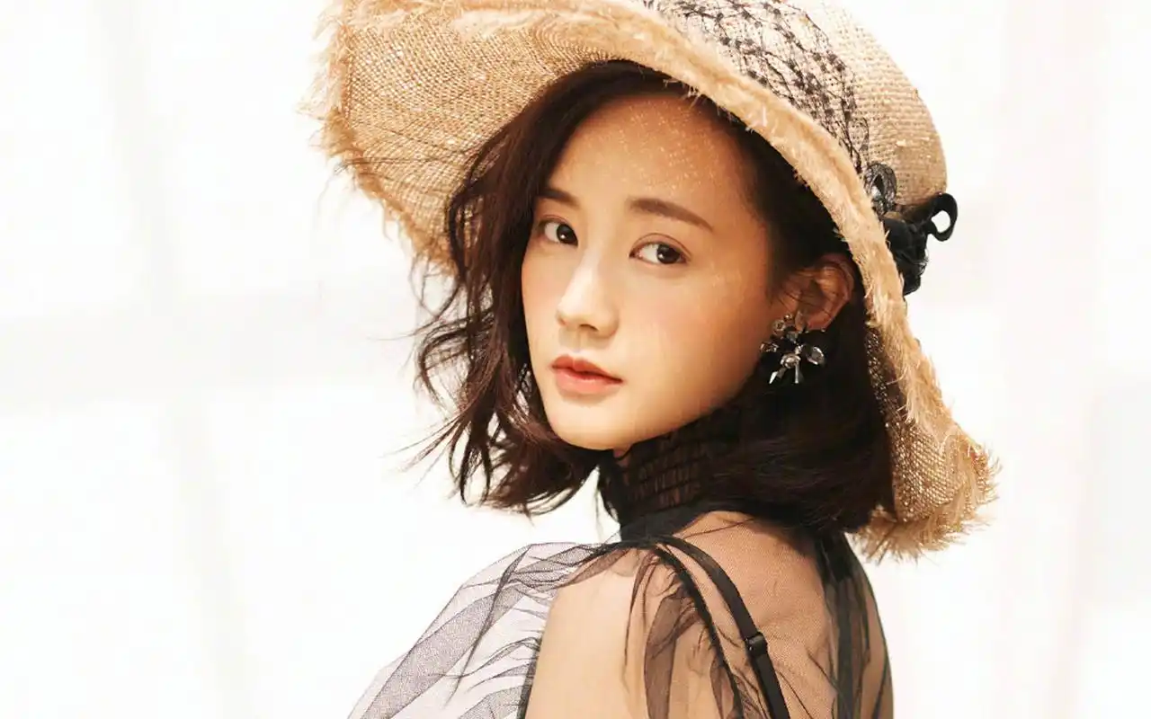 李一桐性感迷人写真图片电脑壁纸