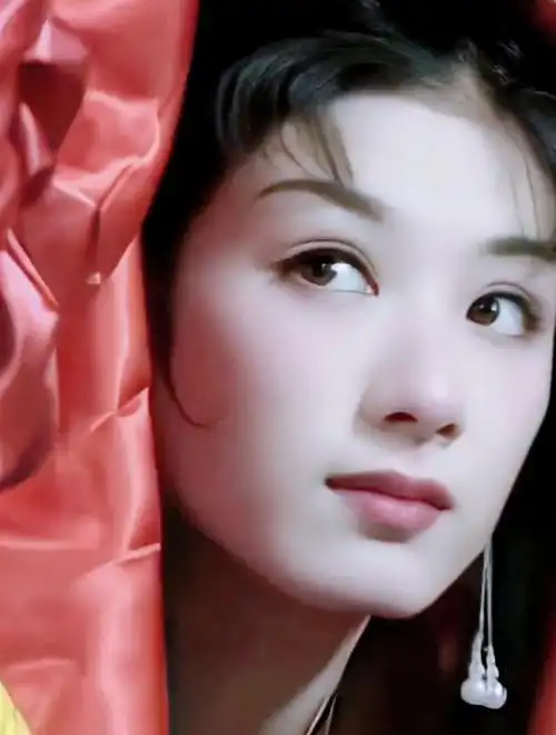 黄奕古装造型太美了,20年前的剧照火上热搜,网友岁月不败美人